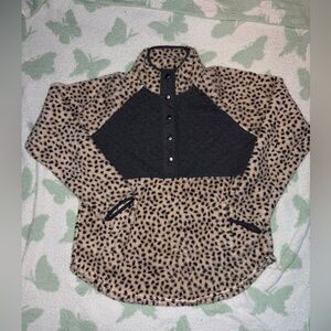 Maurices Gray and Cream Fleece Pullover